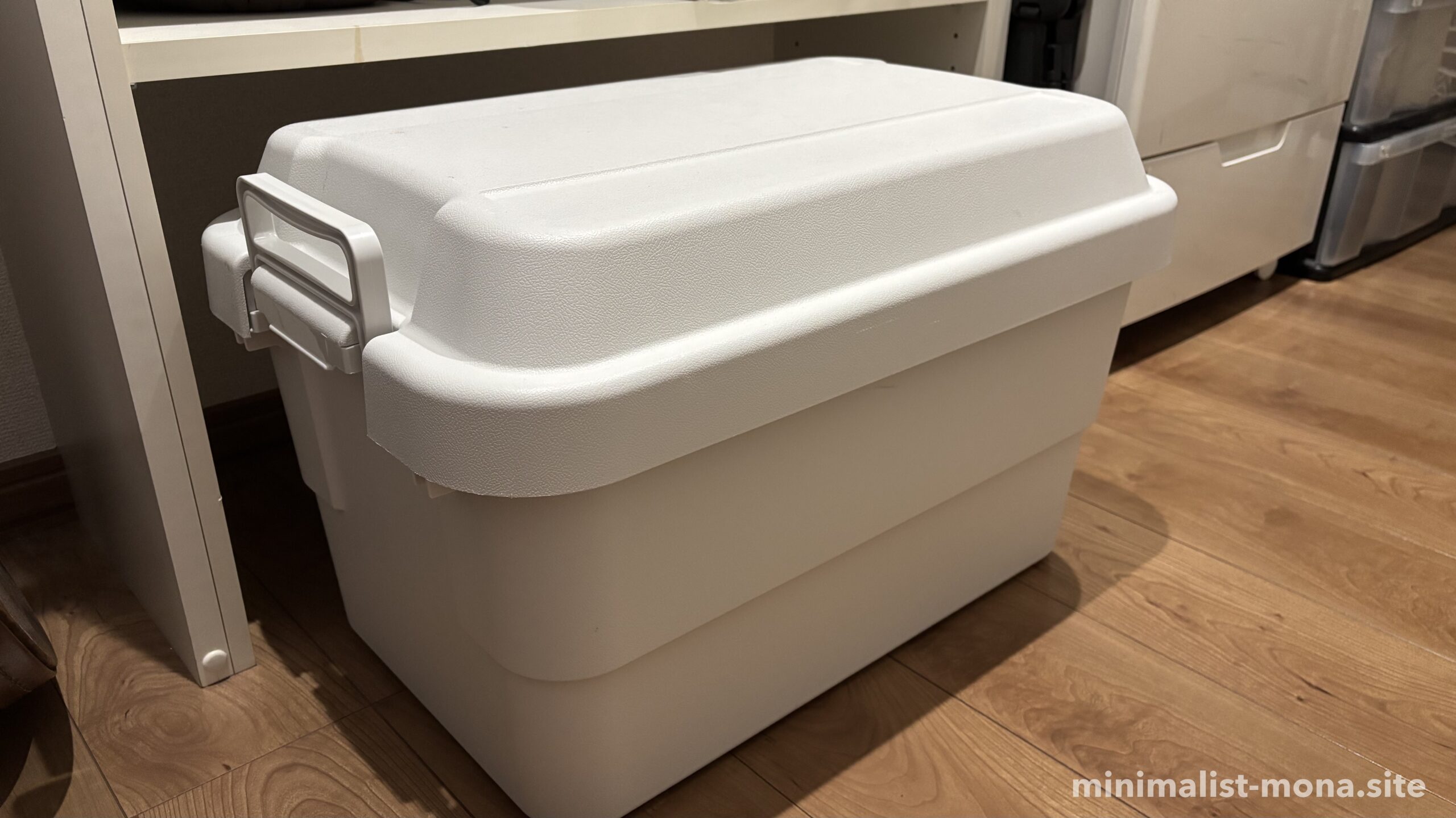 防災用品を保管している無印良品の頑丈収納ボックス